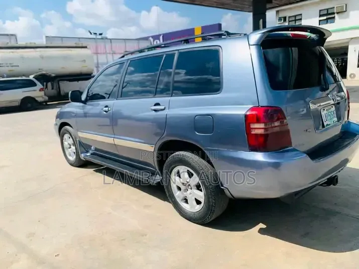 Toyota Highlander 2005 Gray