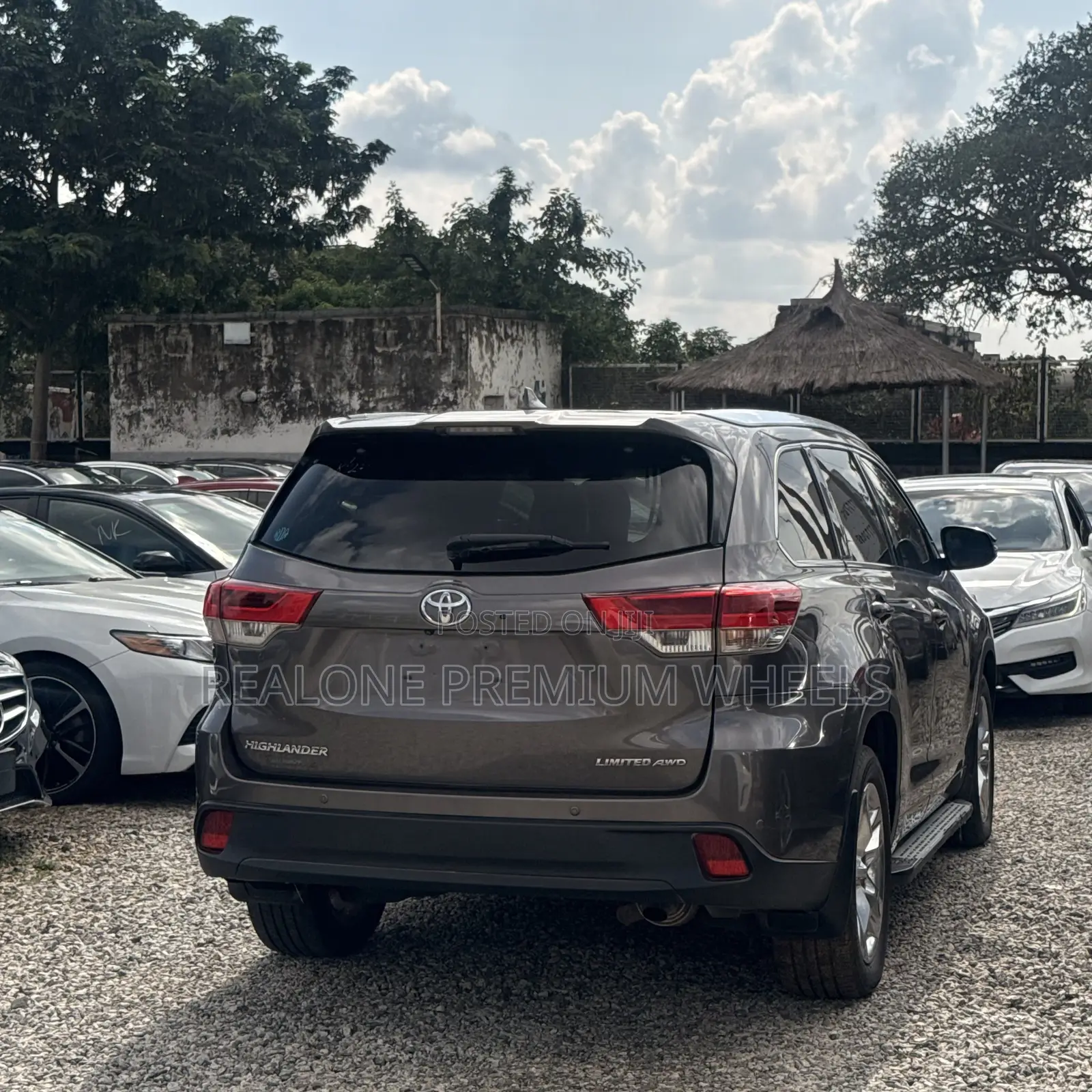 Toyota Highlander Limited 4dr SUV AWD (3.5L 6cyl 6A) 2015 Gray