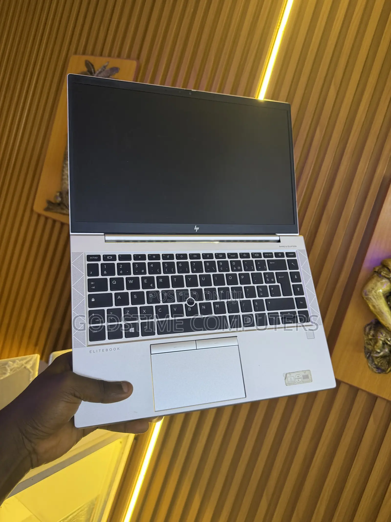 New Laptop HP EliteBook 845 G8 16GB AMD Ryzen 7 SSD 256GB