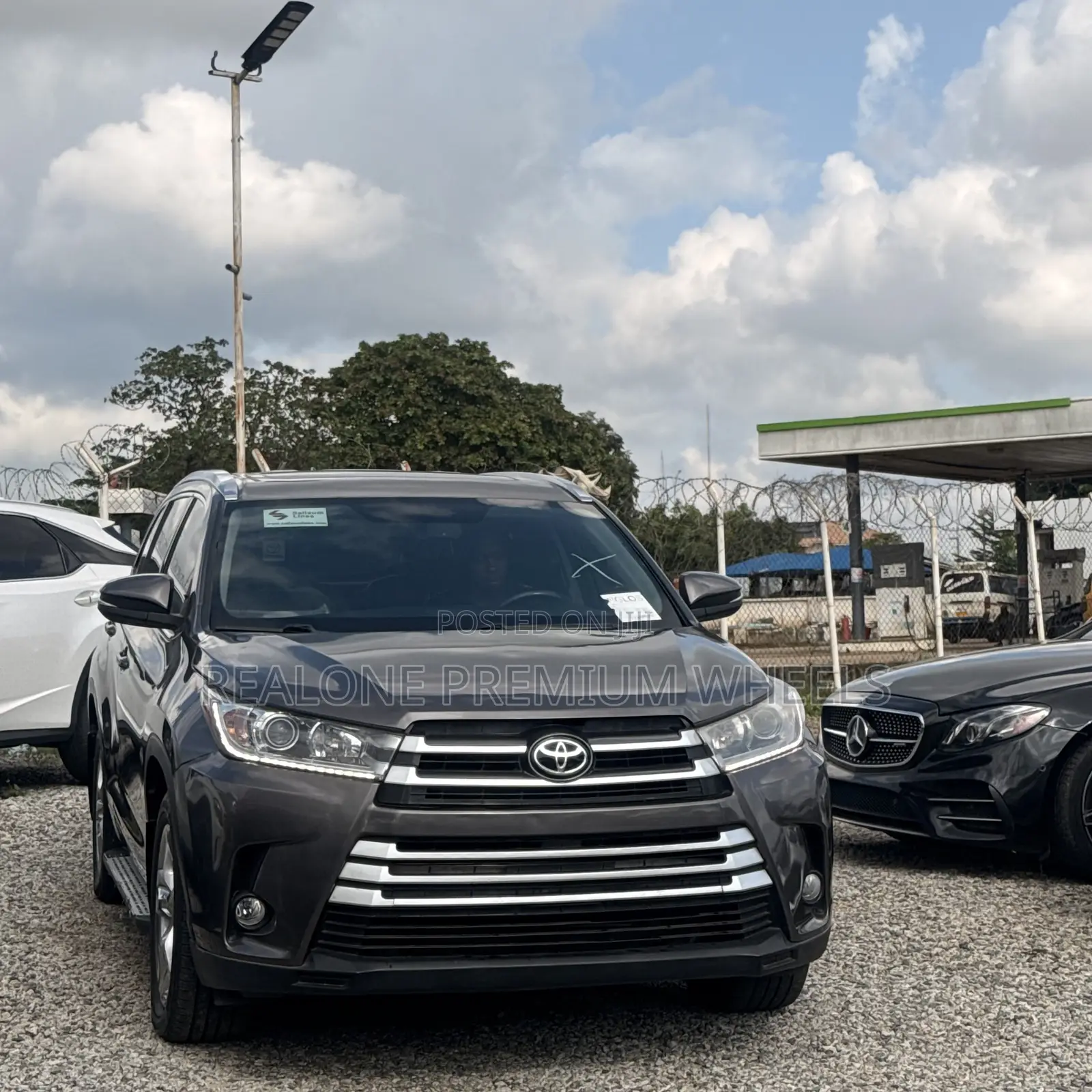 Toyota Highlander Limited 4dr SUV AWD (3.5L 6cyl 6A) 2015 Gray