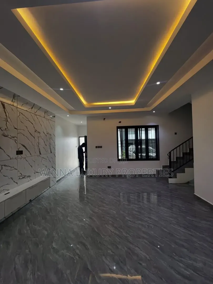 5bdrm Duplex in Wuye for rent