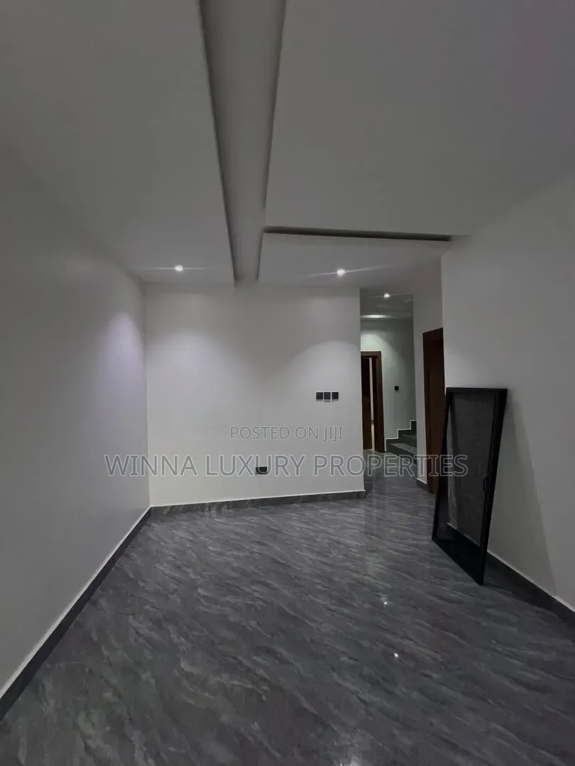 5bdrm Duplex in Wuye for rent