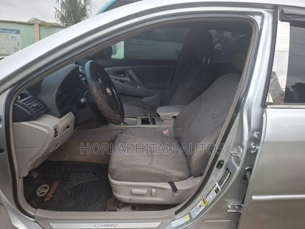 Toyota Camry SE 4dr Sedan (2.5L 4cyl 6A) 2011 Silver