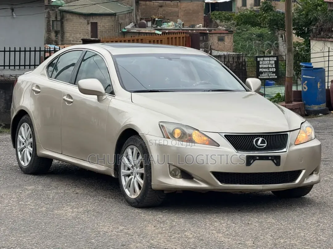 Lexus IS 2009 Gold