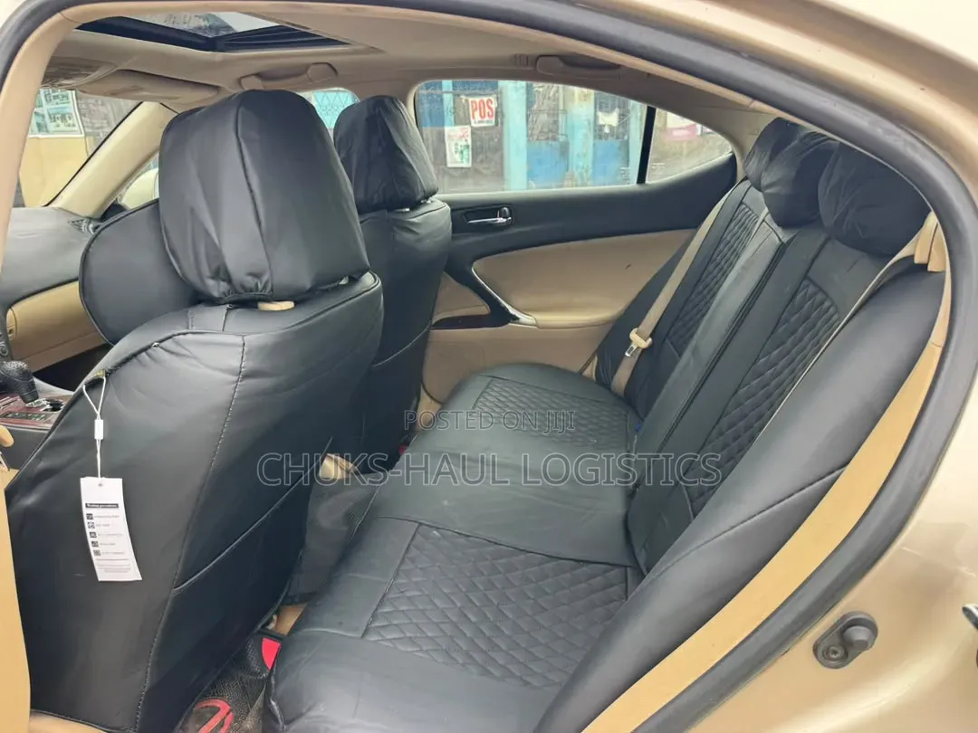 Lexus IS 2009 Gold