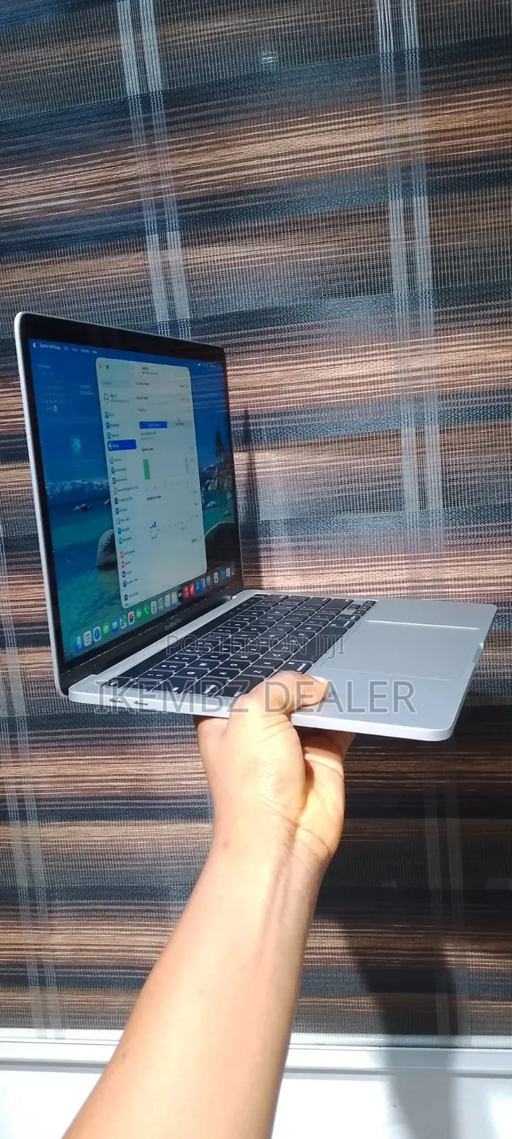 Laptop Apple MacBook Pro 2022 M2 8GB Apple M2 SSD 512GB