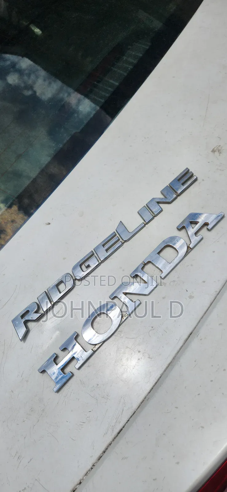 Honda Ridge Line Emblem and Honda