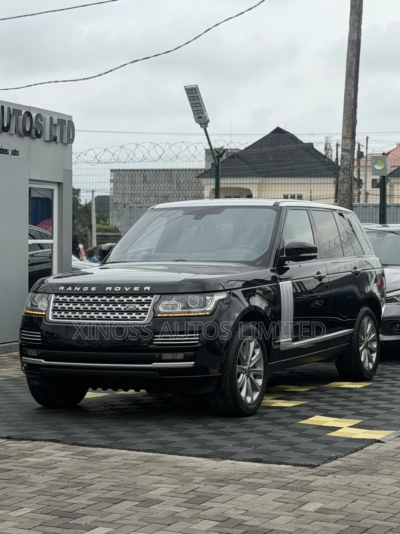 Land Rover Range Rover Vogue 2013 Maroon