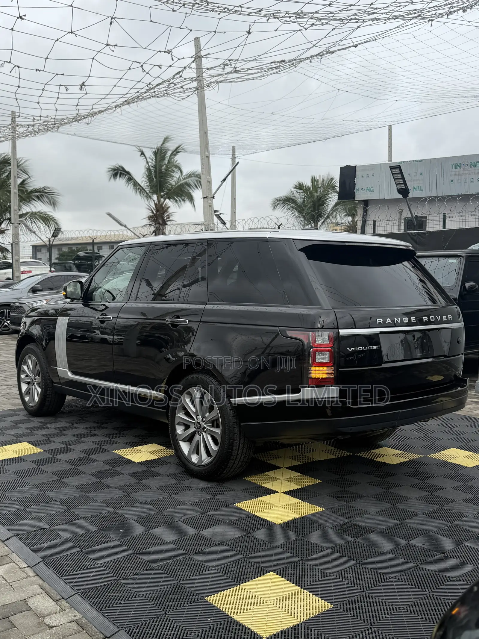 Land Rover Range Rover Vogue 2013 Maroon