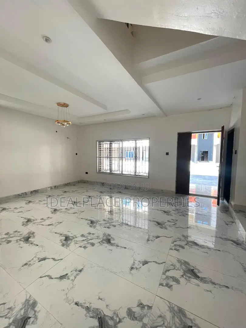 3bdrm Townhouse / Terrace in Ikate for rent