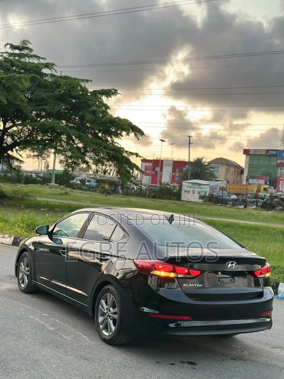 Hyundai Elantra 2017 Black