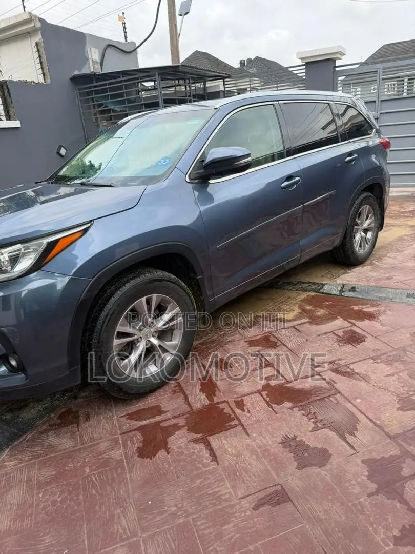 Toyota Highlander XLE 4dr SUV AWD (3.5L 6cyl 6A) 2015 Blue