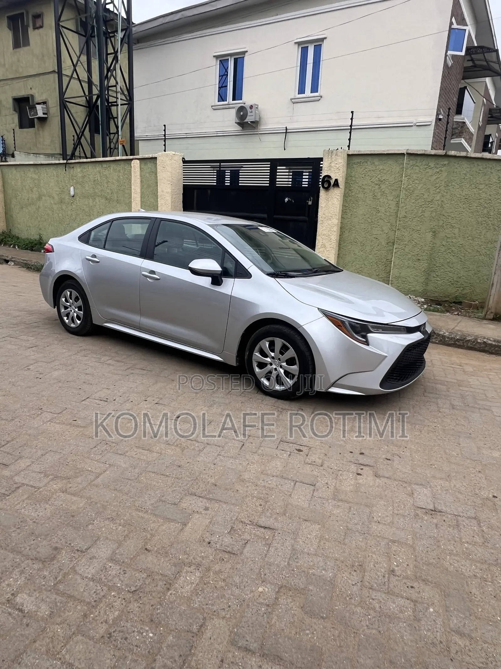 Toyota Corolla LE 2022 Silver