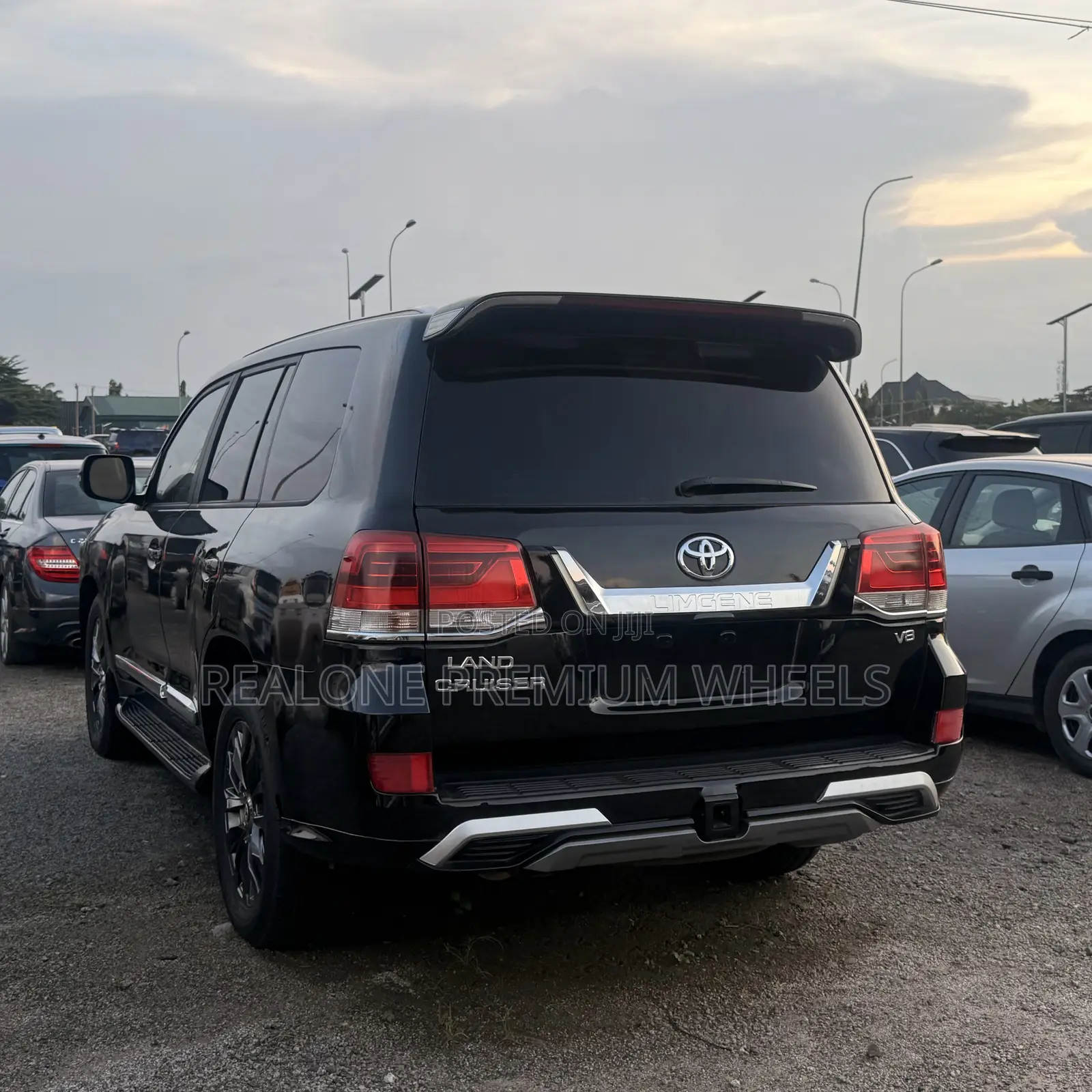 Toyota Land Cruiser 5.7 V8 2014 Black