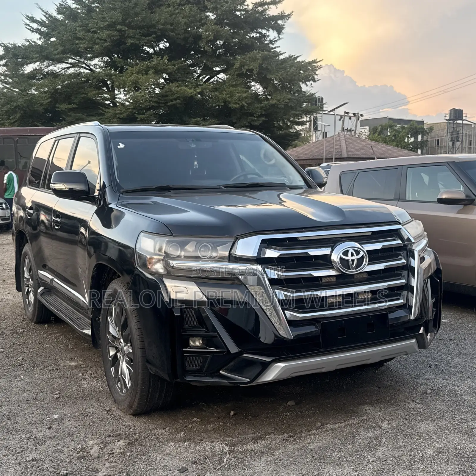 Toyota Land Cruiser 5.7 V8 2014 Black