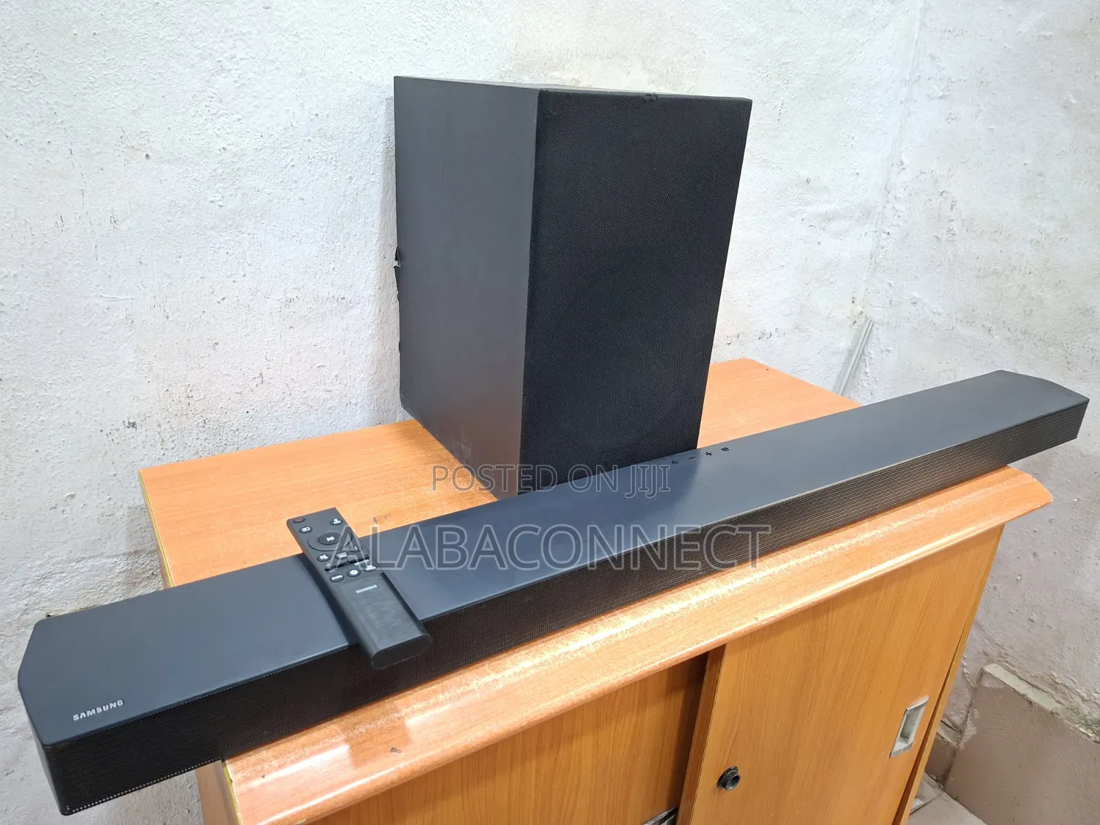 Samsung Soundbar B650 With Its Wireless Subwoofer