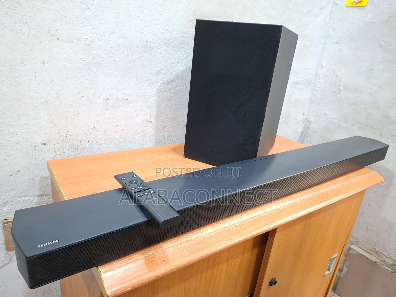 Samsung Soundbar B650 With Its Wireless Subwoofer
