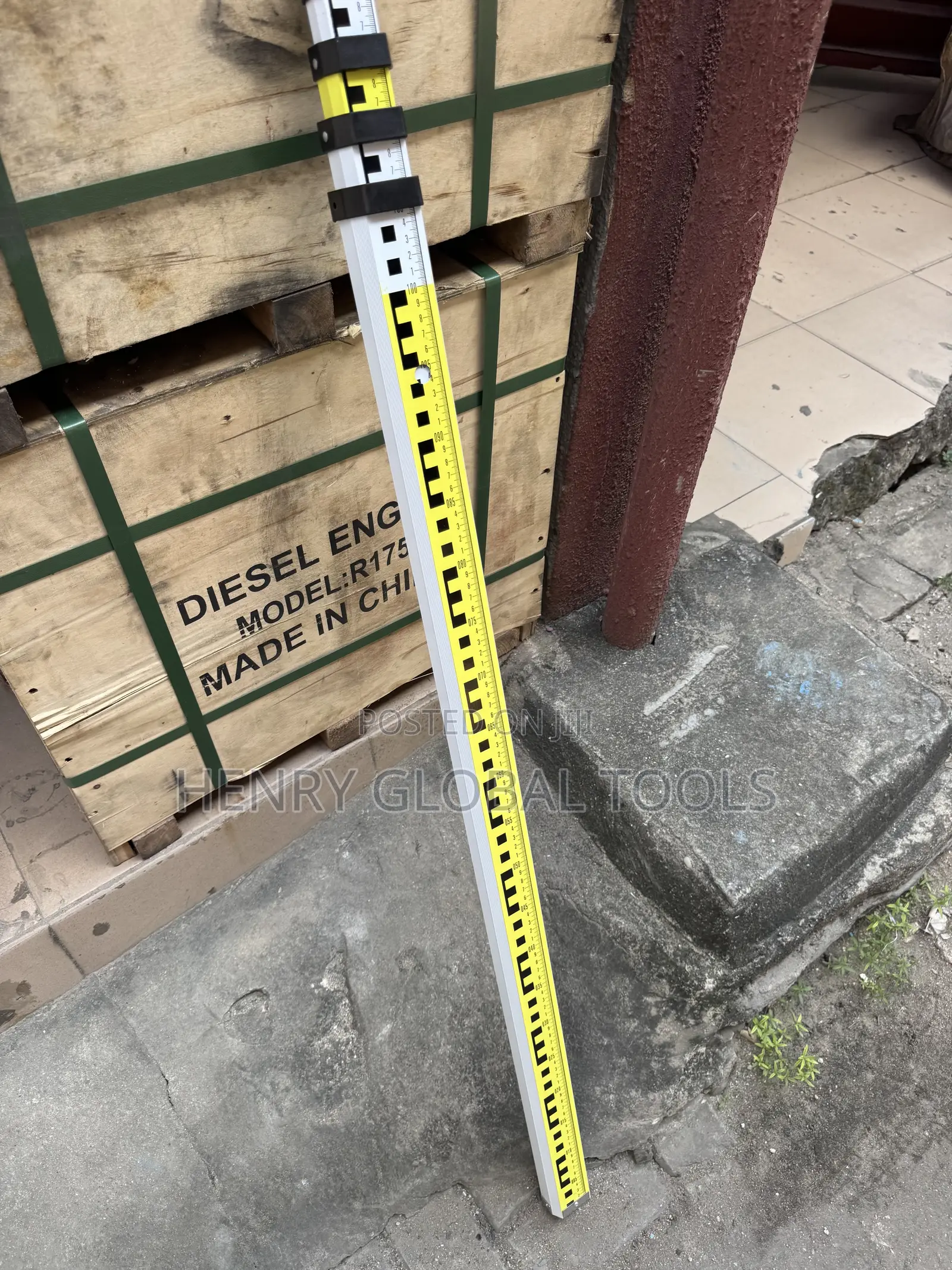 Telescopic Measuring Staff / Leveling Rod – R175A