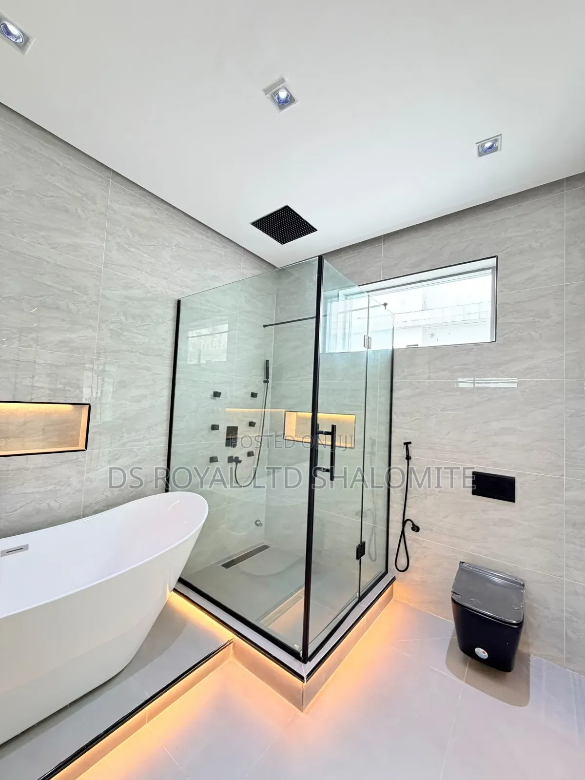 5bdrm Duplex in Osapa london for sale