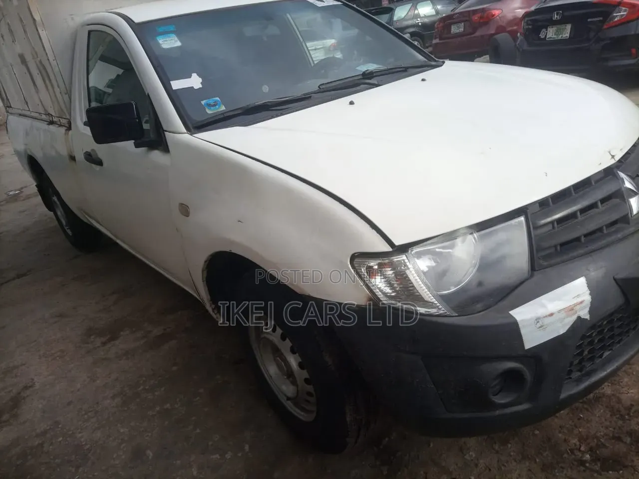 Mitsubishi L200 2011 White