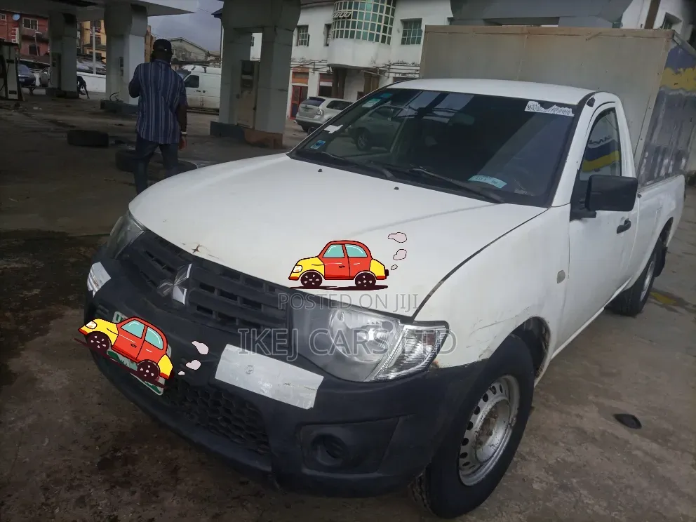 Mitsubishi L200 2011 White