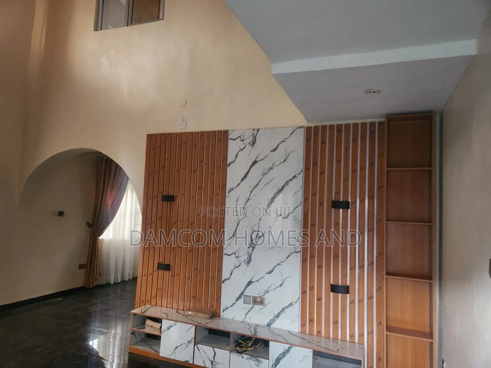 5bdrm Duplex in Idi Omo Barack Road, Ojoo for sale