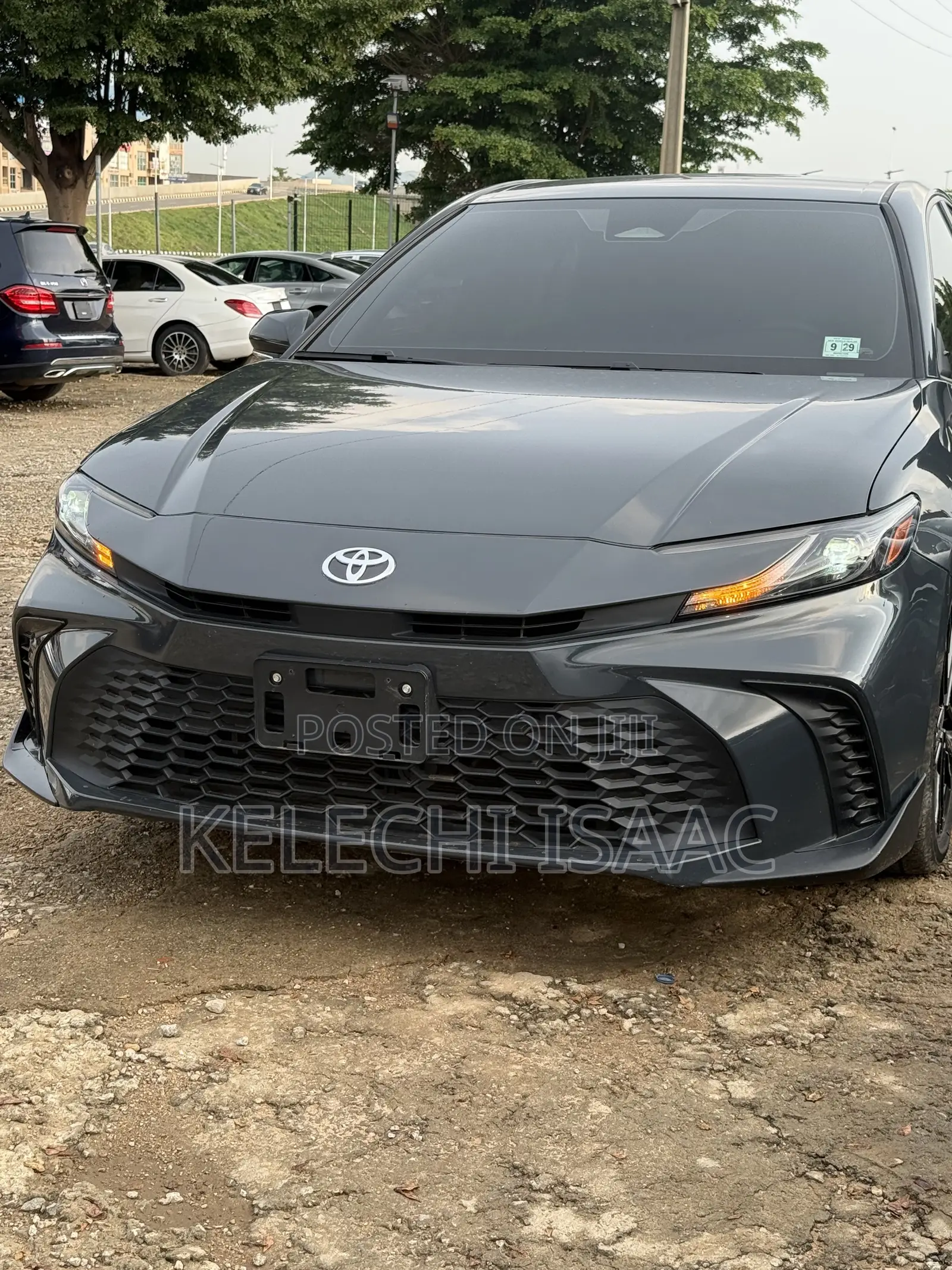 Toyota Camry SE 2025 Gray