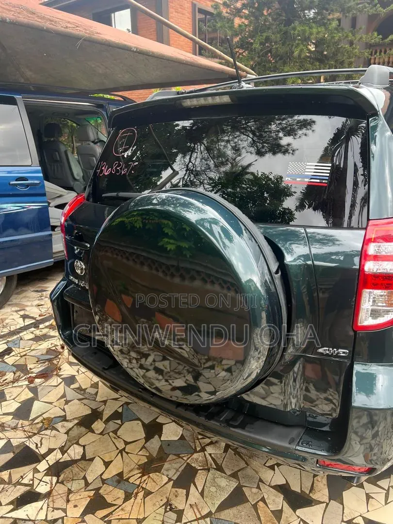 Toyota RAV4 2010 Green