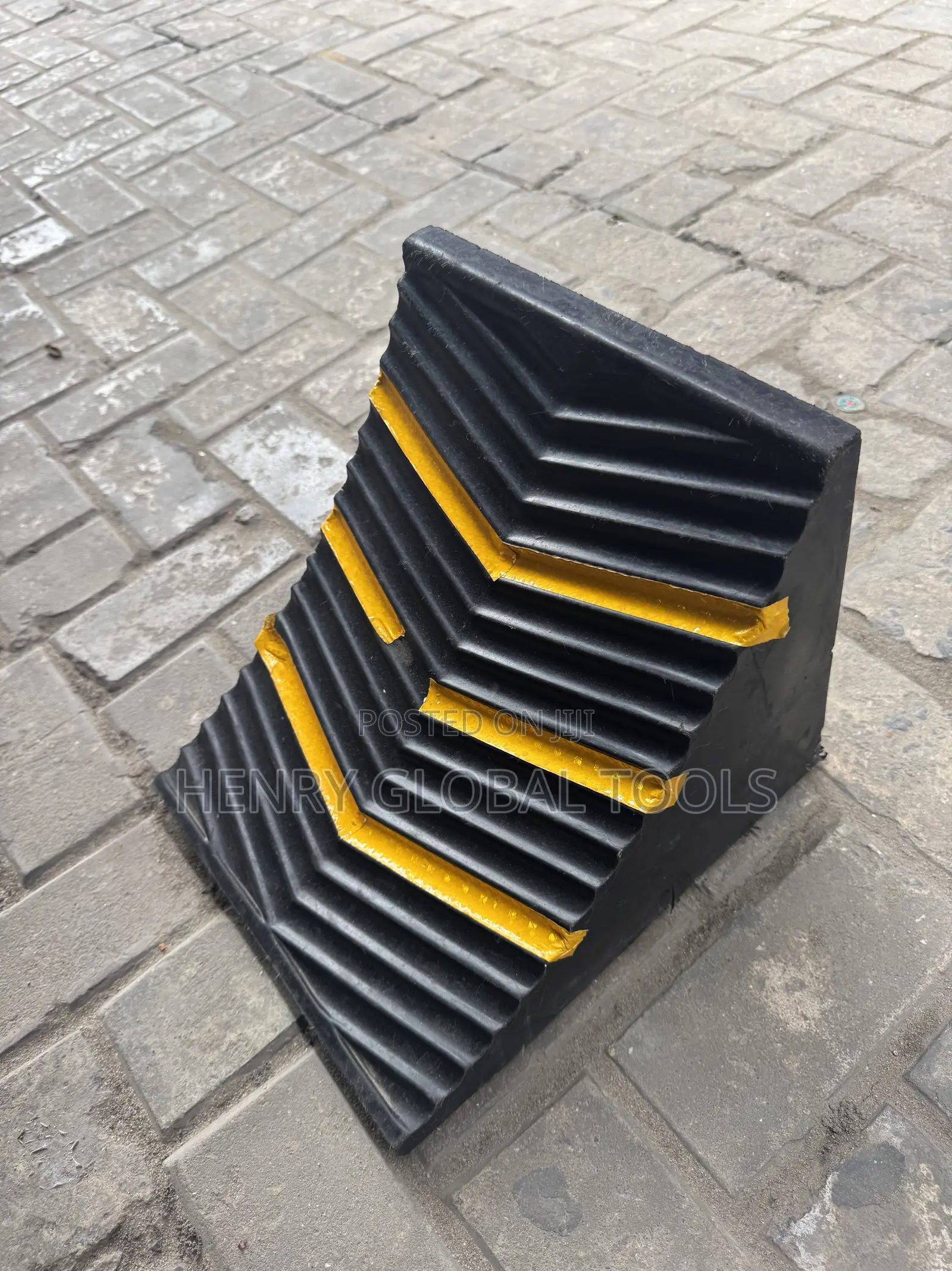 Heavy Duty Rubber Tyre Wheel Chock – Vehicle Wheel Stopper