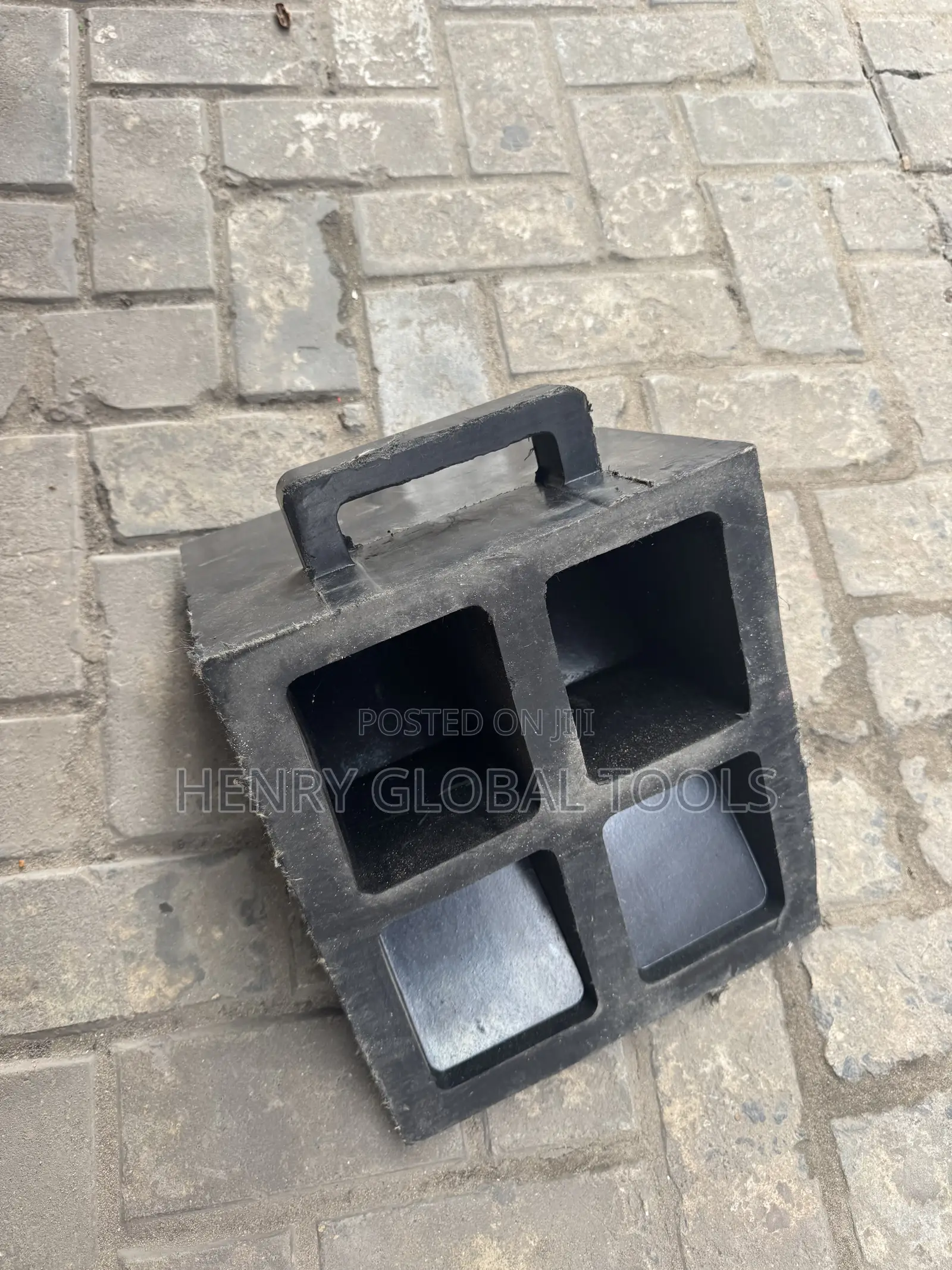 Heavy Duty Rubber Tyre Wheel Chock – Vehicle Wheel Stopper