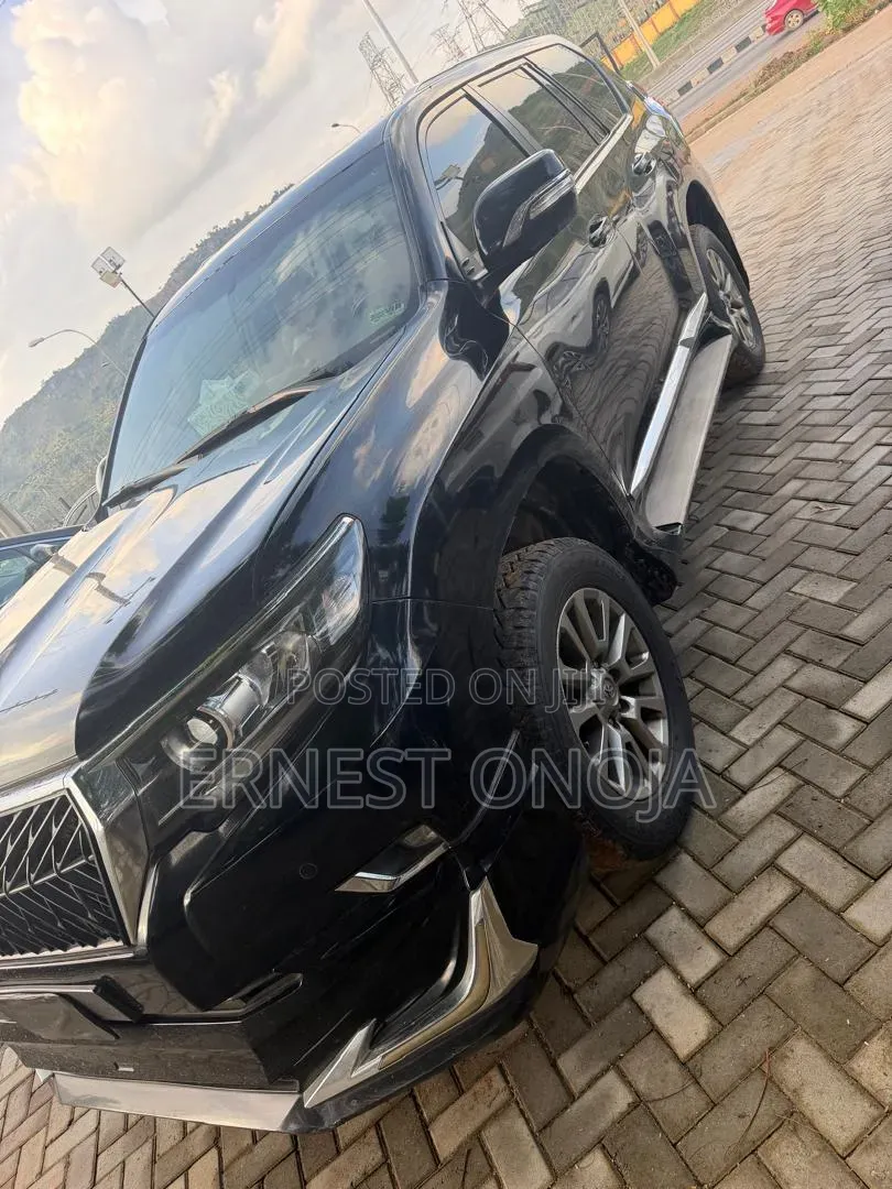 Toyota Land Cruiser Prado 2018 Black