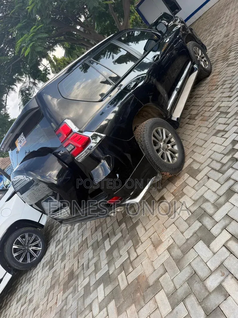 Toyota Land Cruiser Prado 2018 Black
