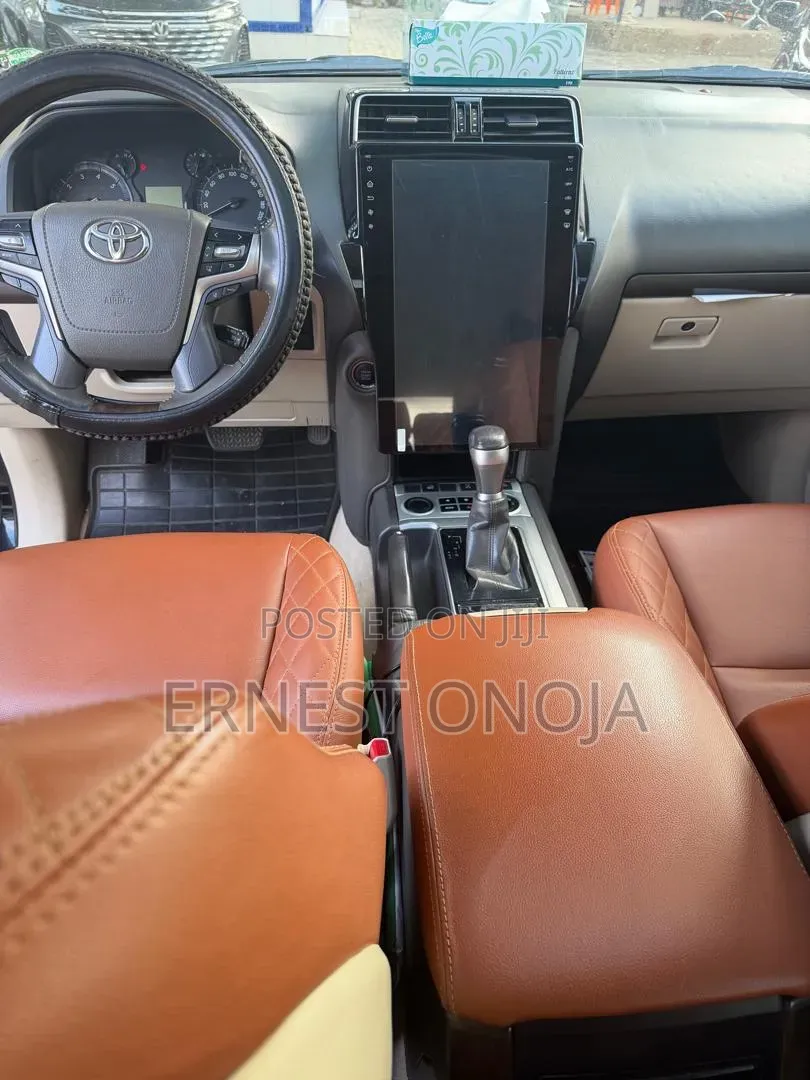 Toyota Land Cruiser Prado 2018 Black
