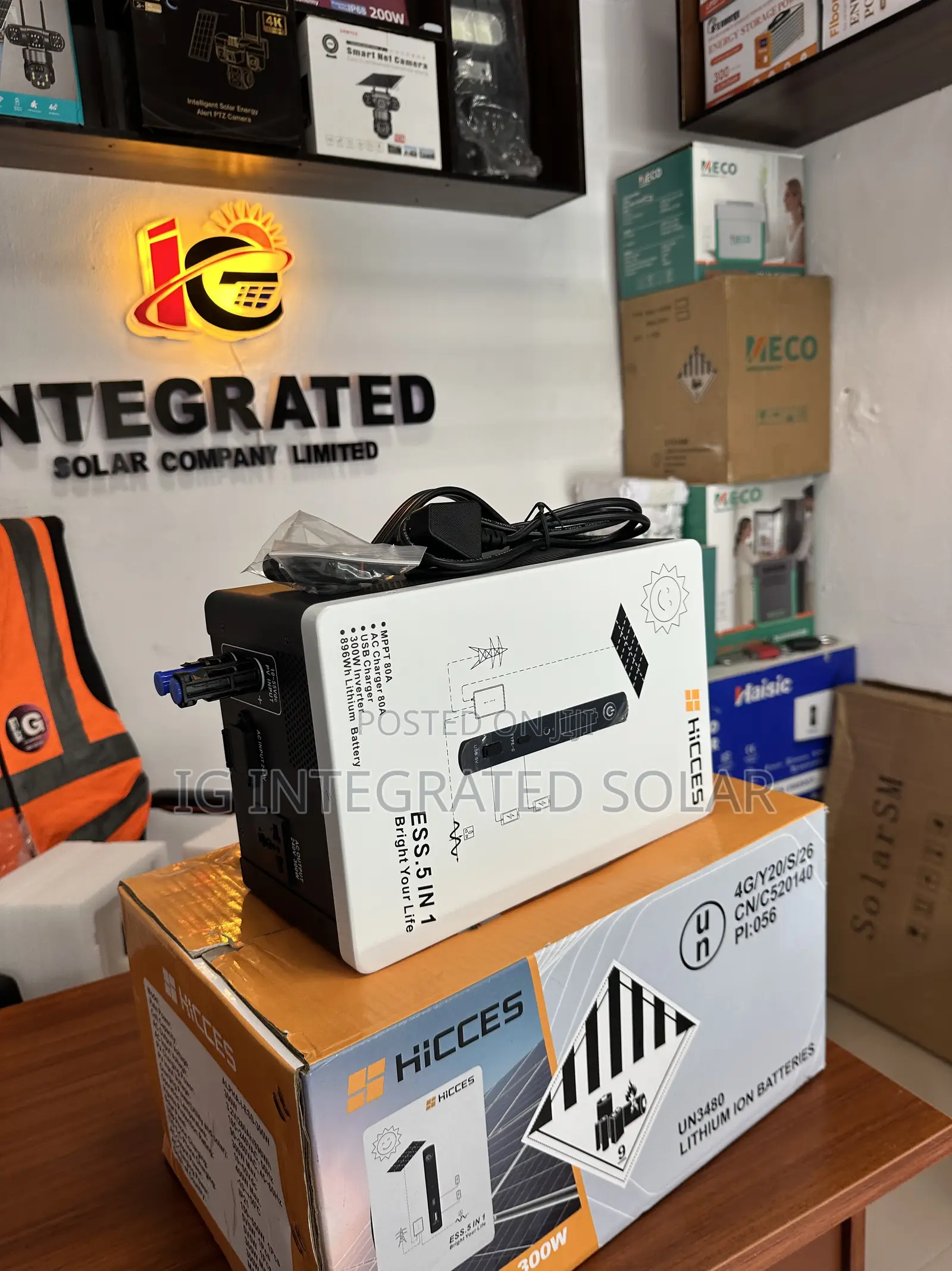 300w/1kwh Solar Generator Hicces