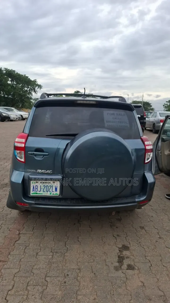 Toyota RAV4 2010 Gray