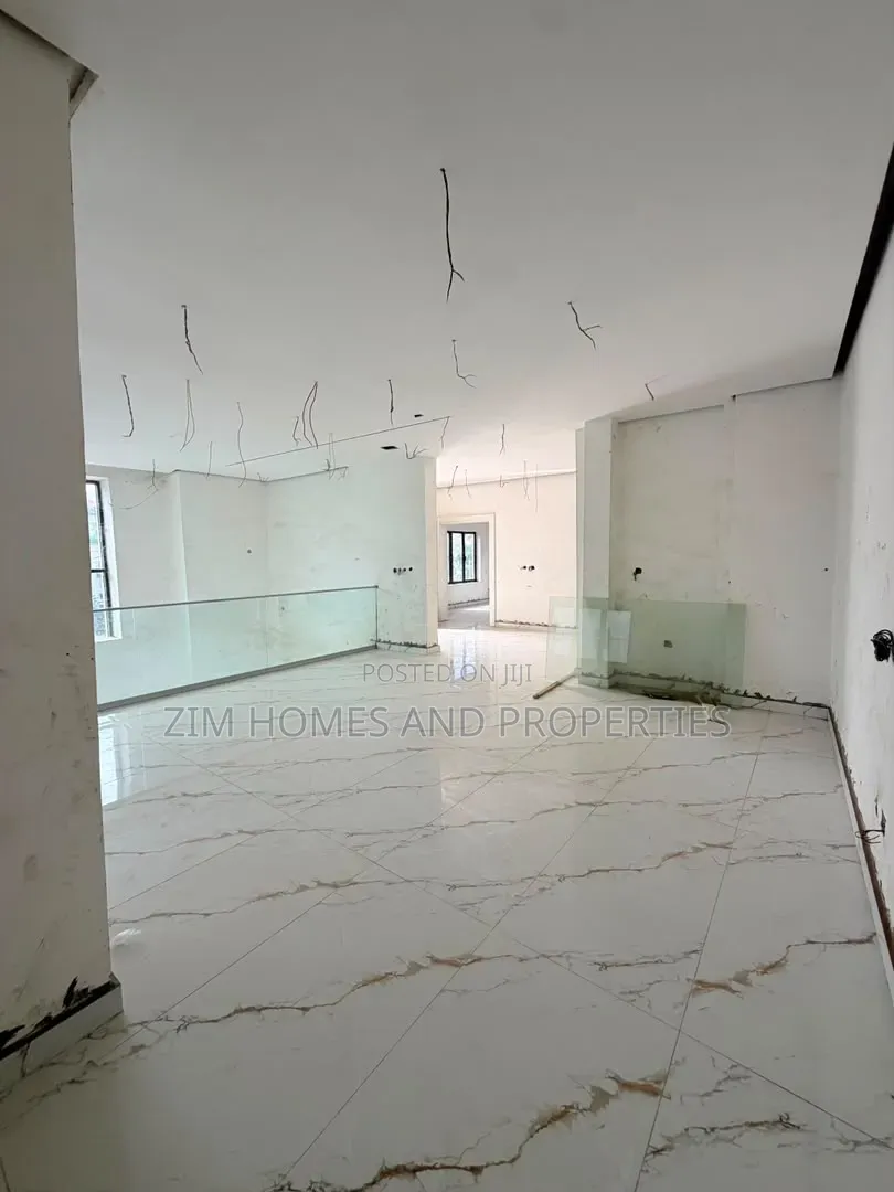 8bdrm Mansion in Zim Homes And, Asokoro for sale