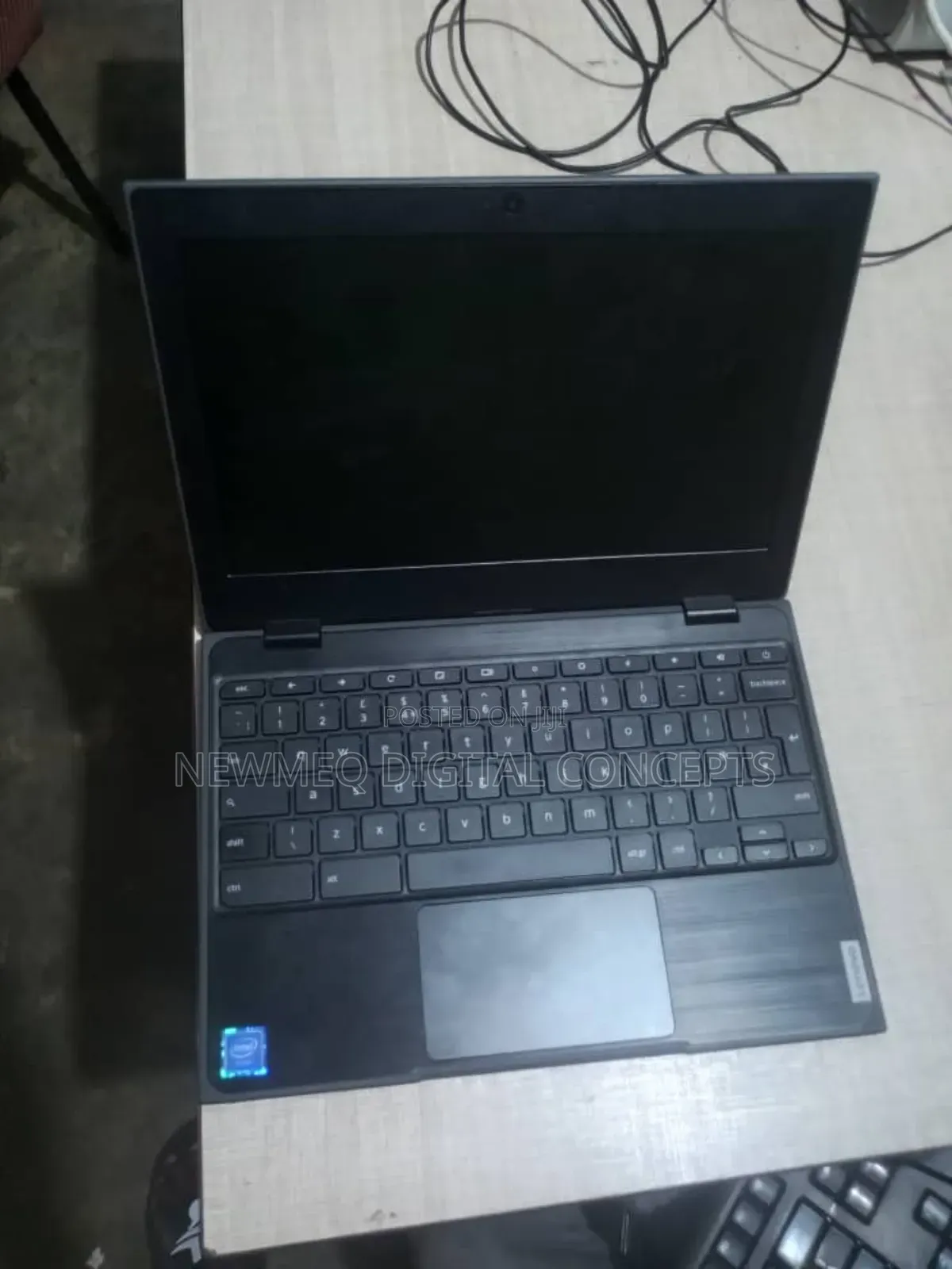 Laptop Lenovo Chromebook C330 4GB Intel Pentium SSD 32GB