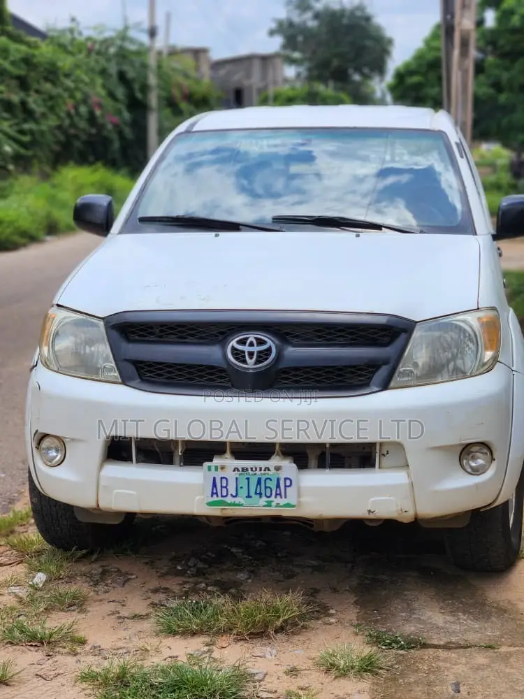 Toyota Hilux 2015 White