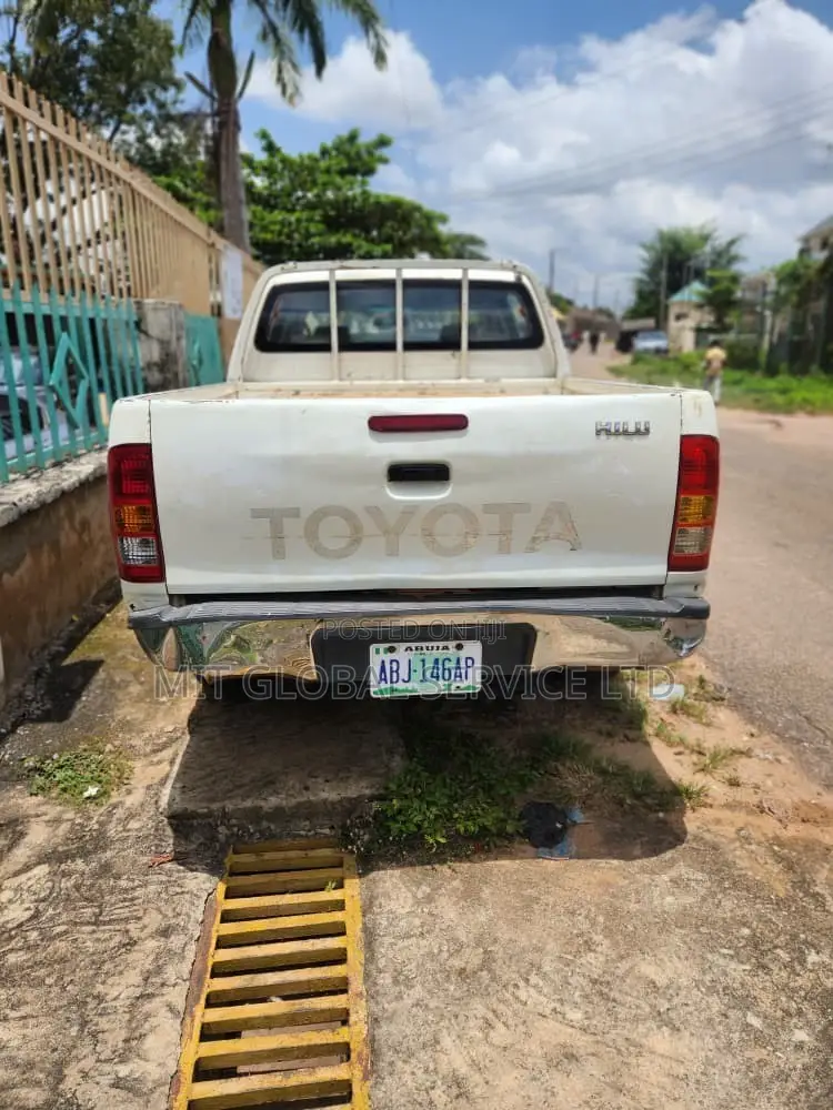Toyota Hilux 2015 White