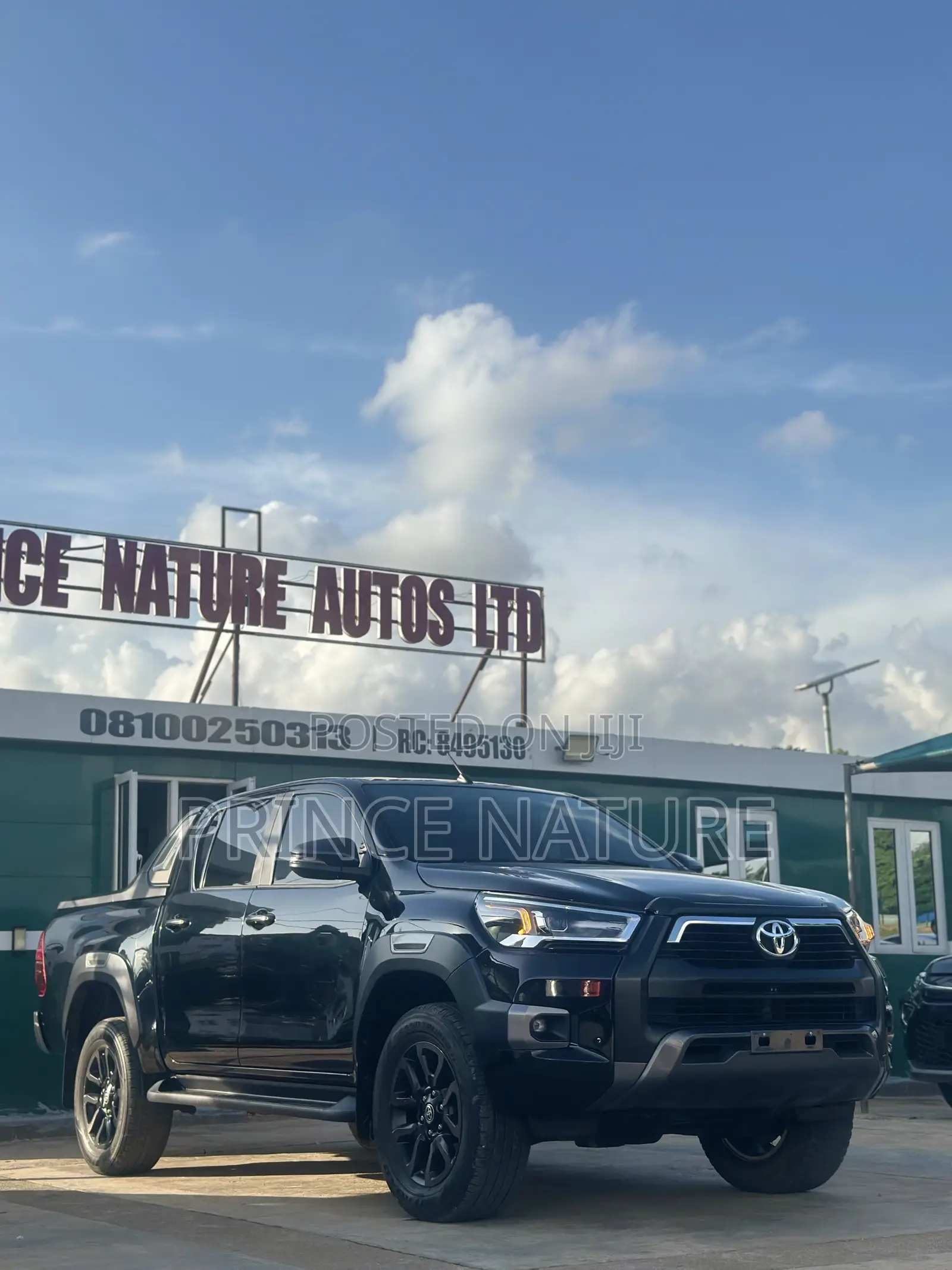 Toyota Hilux 2021 Black