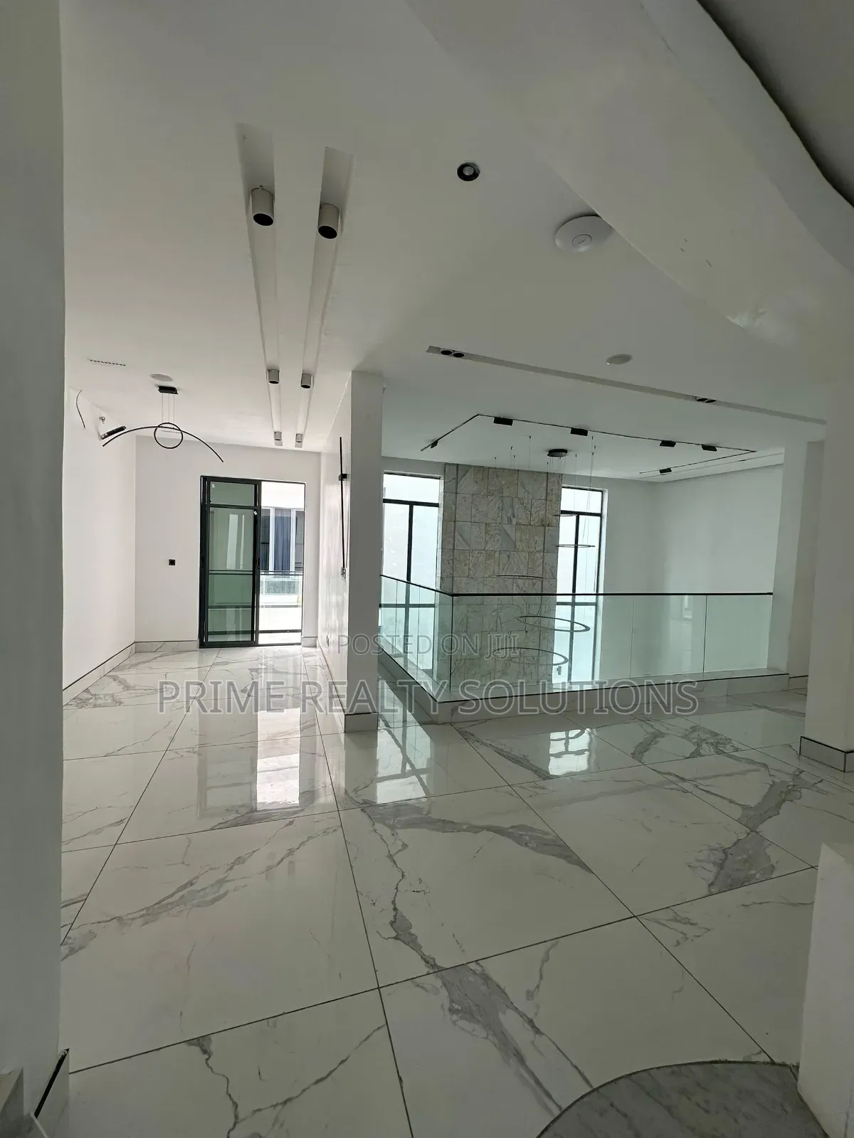 5bdrm Duplex in Lekki for sale