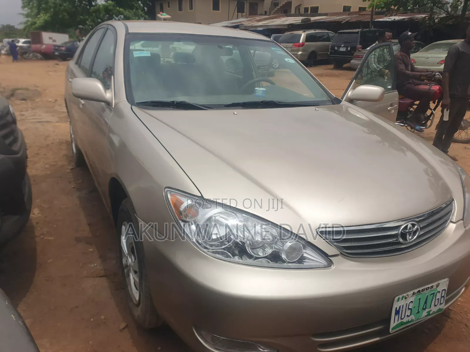 Toyota Camry 2005 Gold