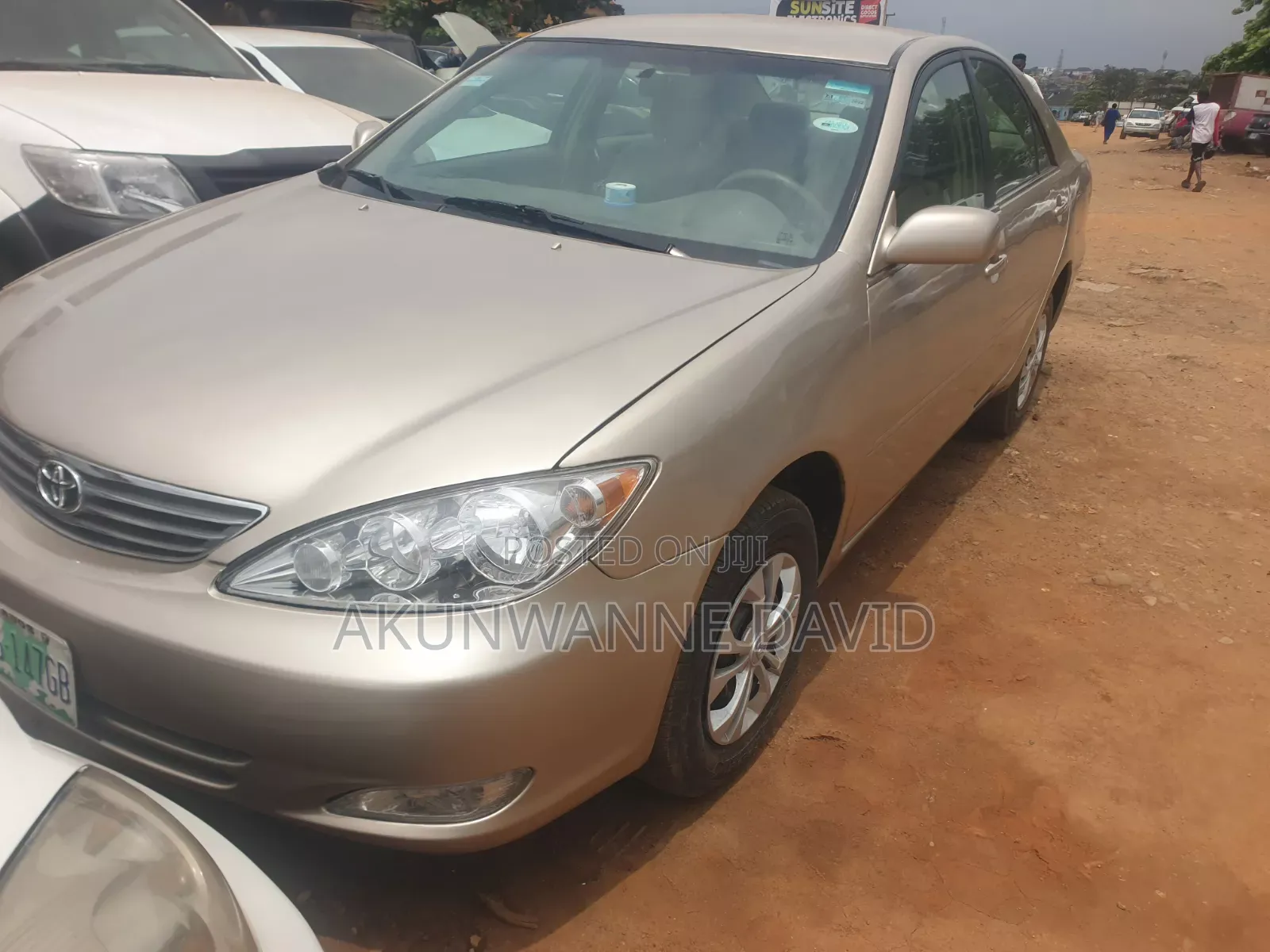 Toyota Camry 2005 Gold