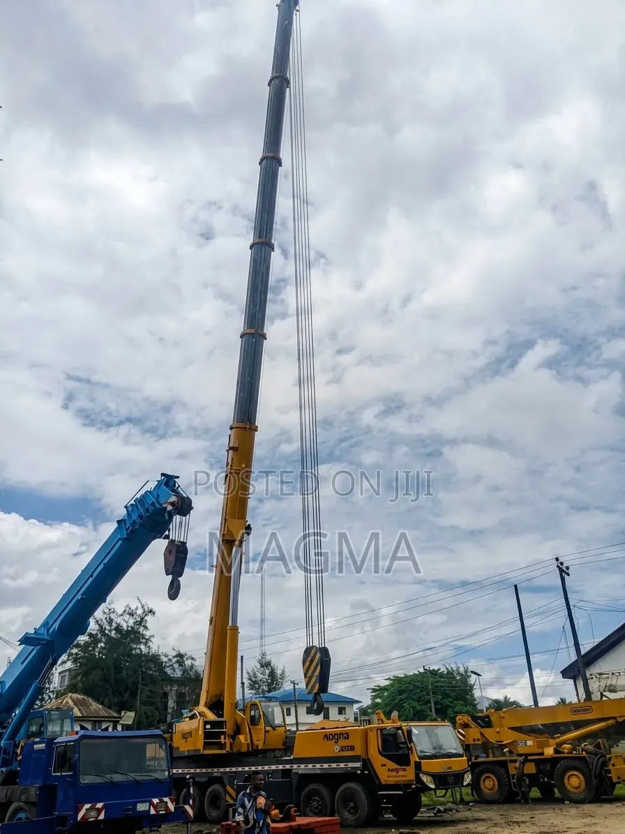 130tons Motor Crane for Lease