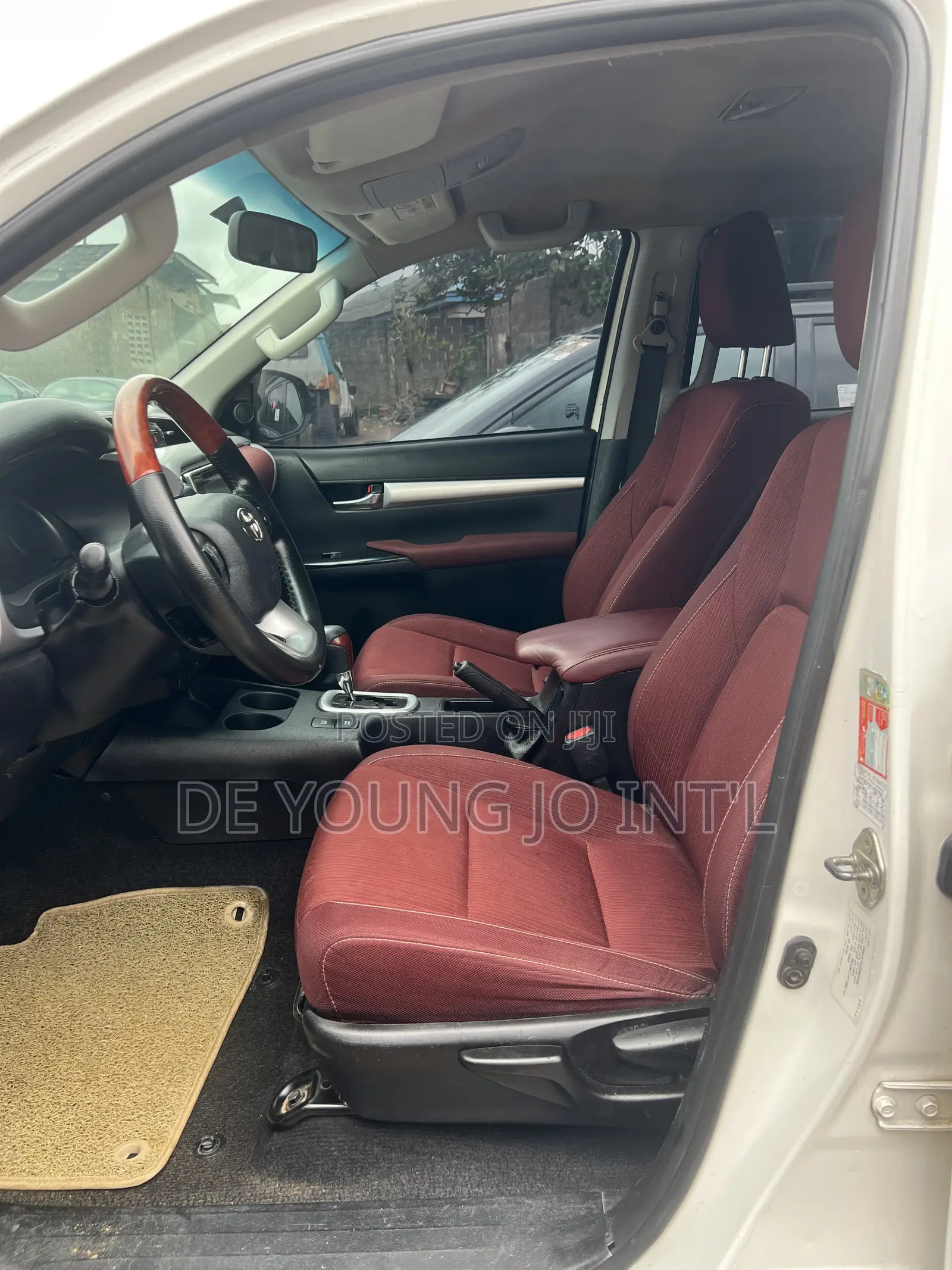 Toyota Hilux 2020 White