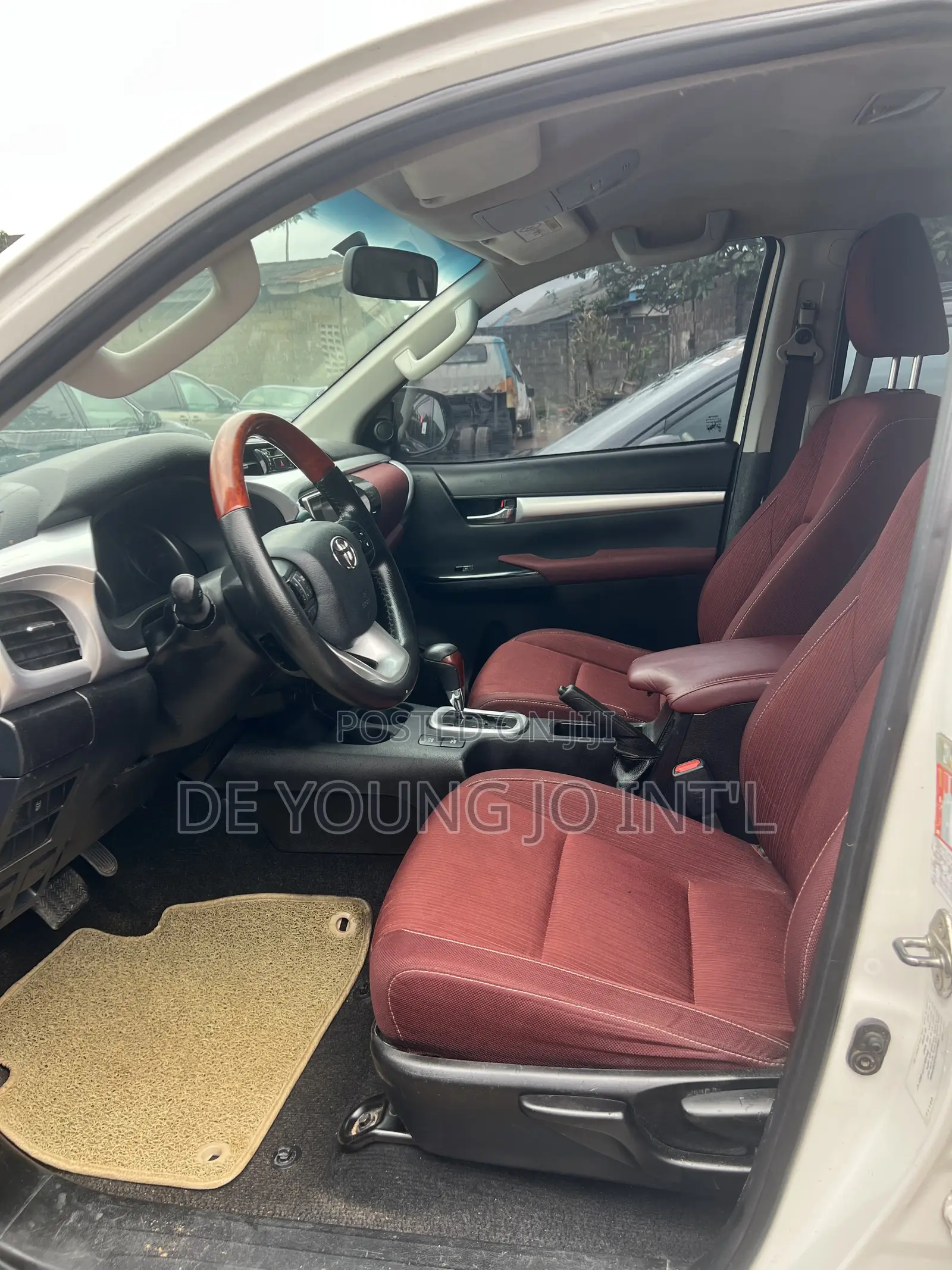 Toyota Hilux 2020 White