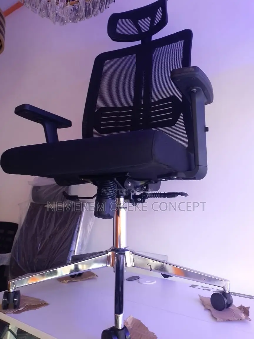 Unique Chair for Office and Home Use