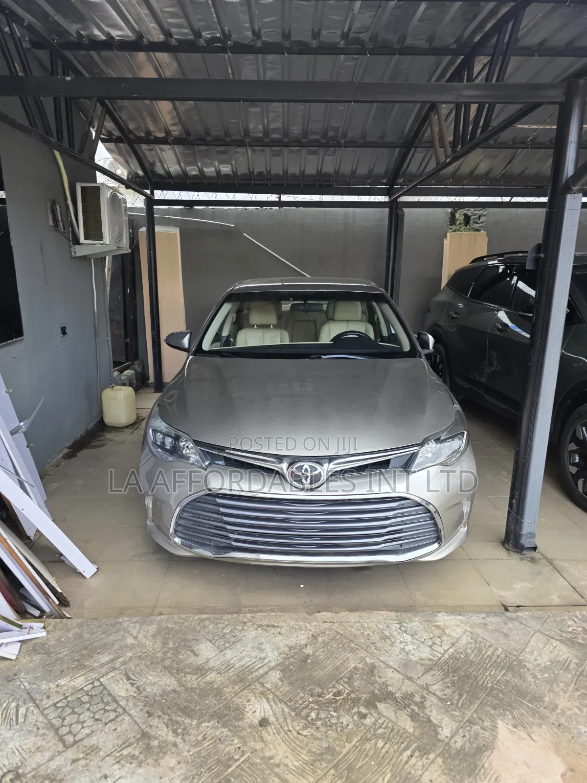 Toyota Avalon XLE 4dr Sedan (3.5L 6cyl 6A) 2014 Gold