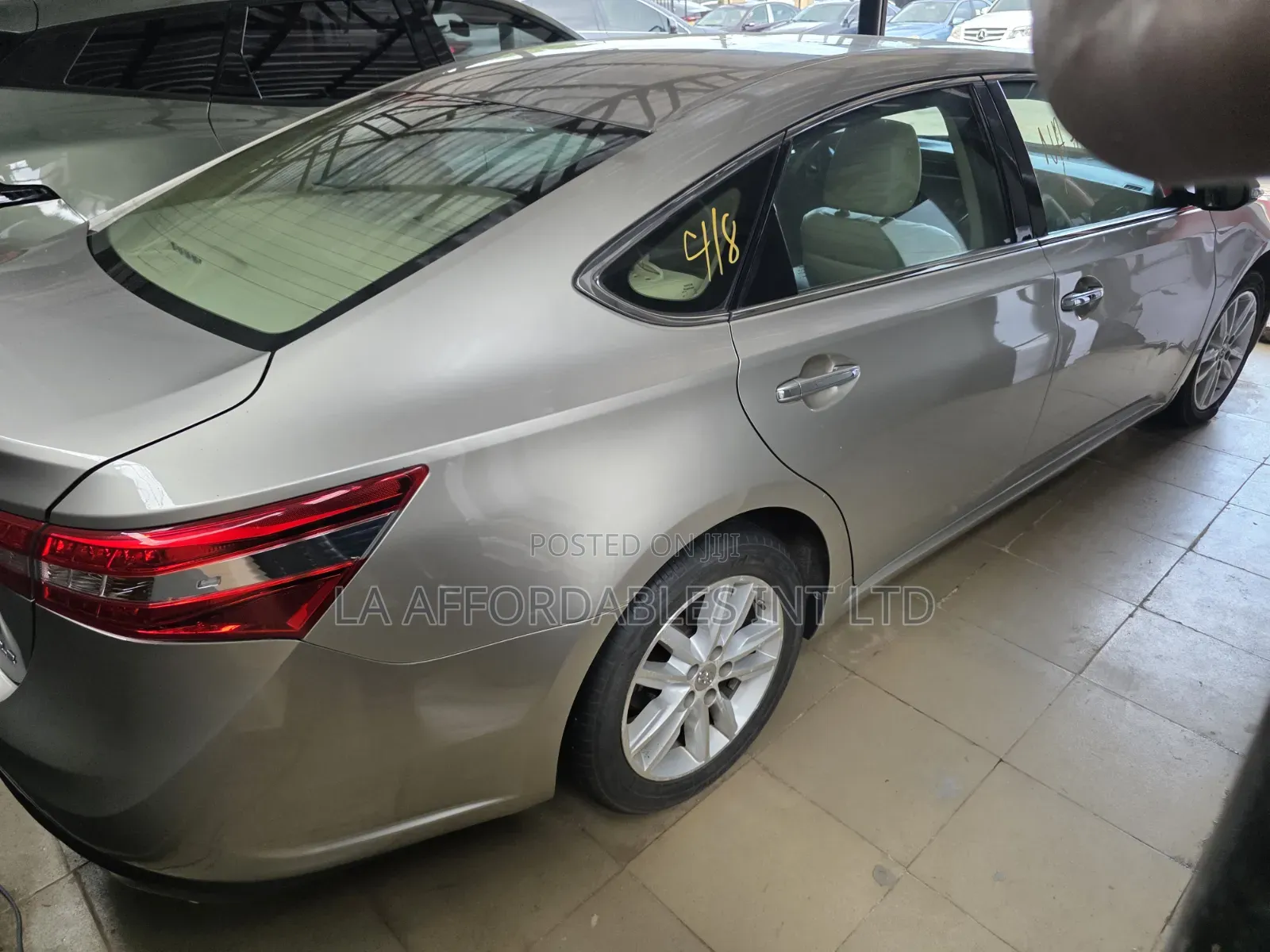 Toyota Avalon XLE 4dr Sedan (3.5L 6cyl 6A) 2014 Gold