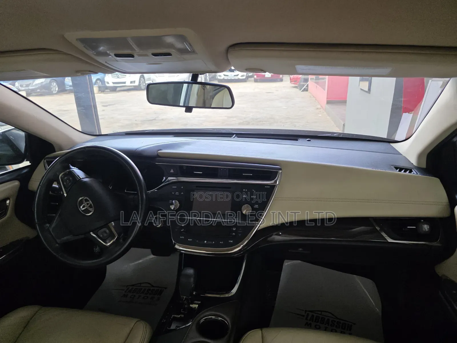 Toyota Avalon XLE 4dr Sedan (3.5L 6cyl 6A) 2014 Gold